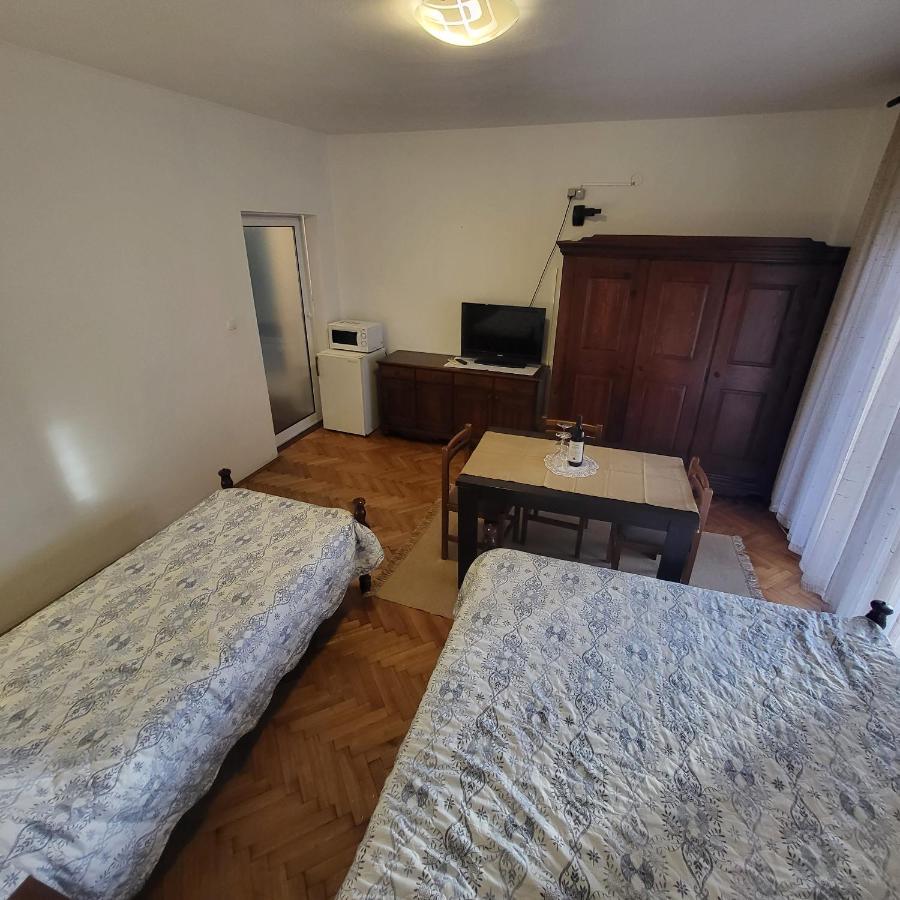 Studio Apartman Meljine Exterior foto